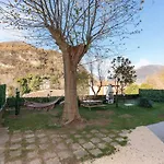 Garda Apartment *